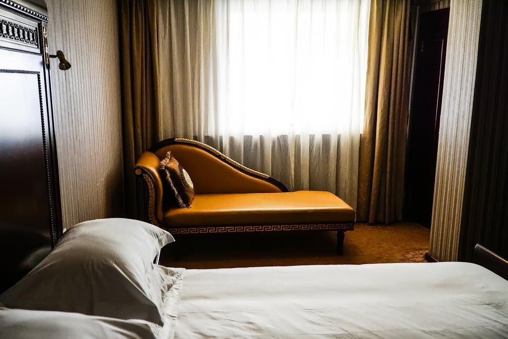 Chengdu Grand Hotel Exterior foto